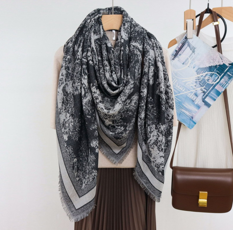 75% cashmere 25% silk Animal jungle double side printed square Wrap shawl 53"