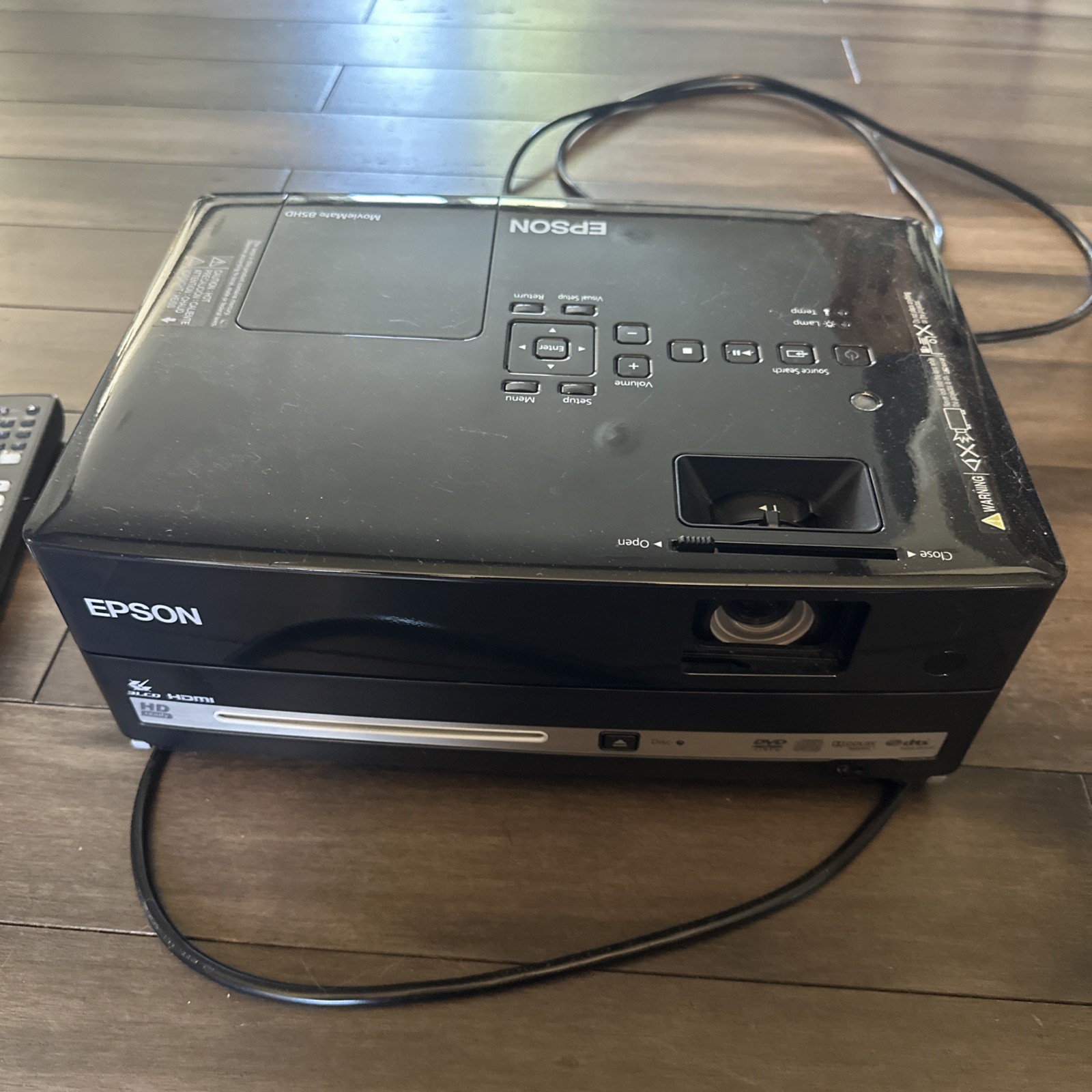 Epson MovieMate 85HD Projector Built-in DVD Player Speakers HDMI Bundle