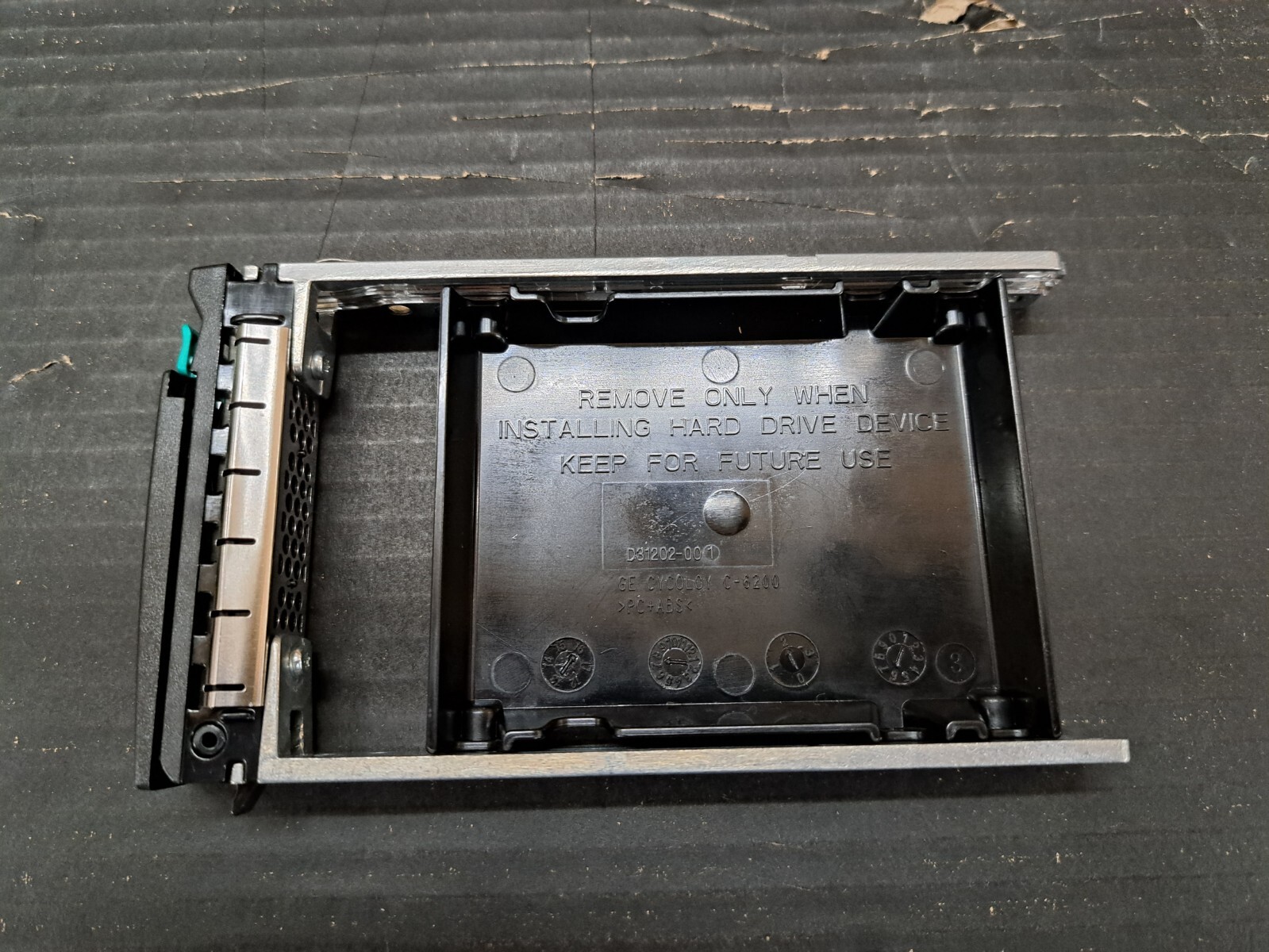 New, Intel, FXX25HSCAR, 2.5" DRIVE CARRIER HOT SWAP