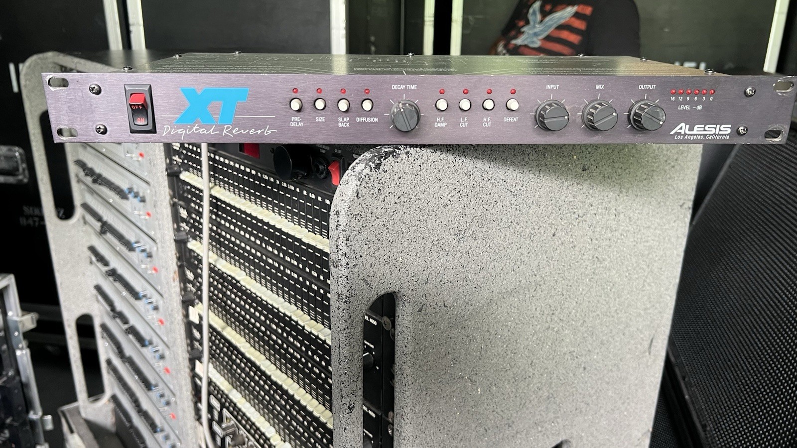 Alesis XT Digital Reverb Effects Processor FX Rack