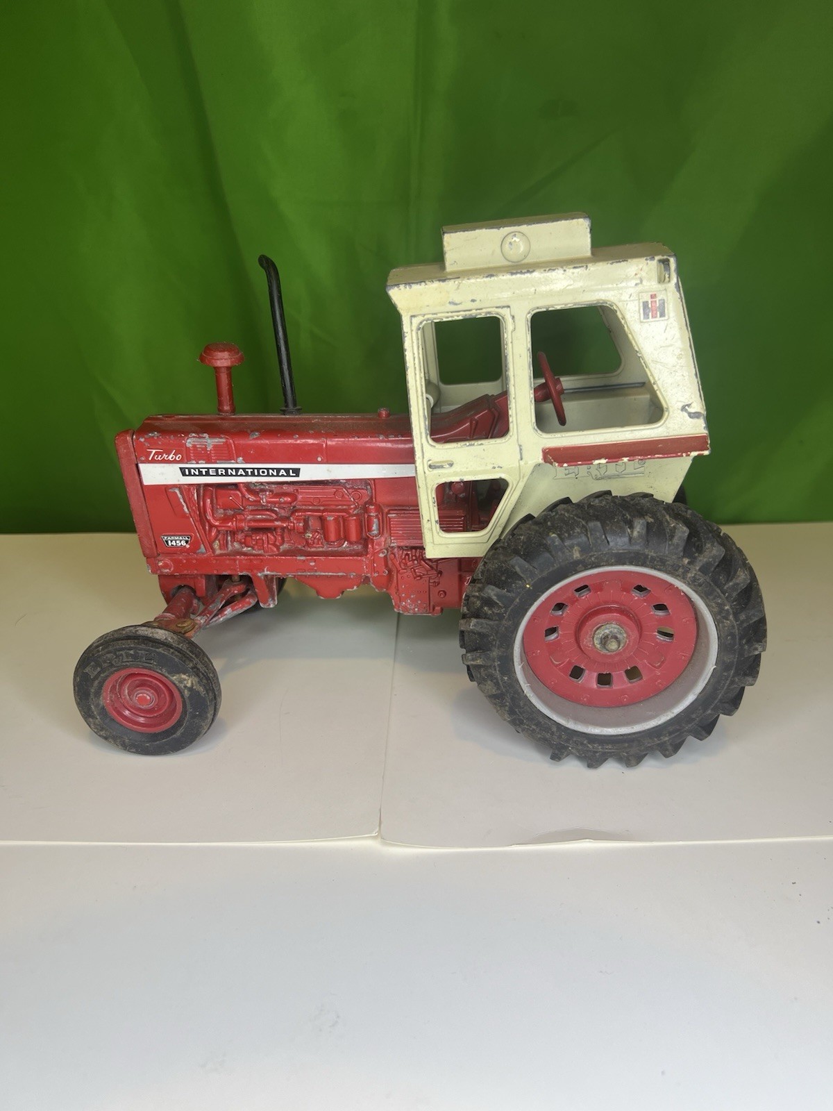 Vintage Ertl 1/16 International Harvester 1456 Original 1970