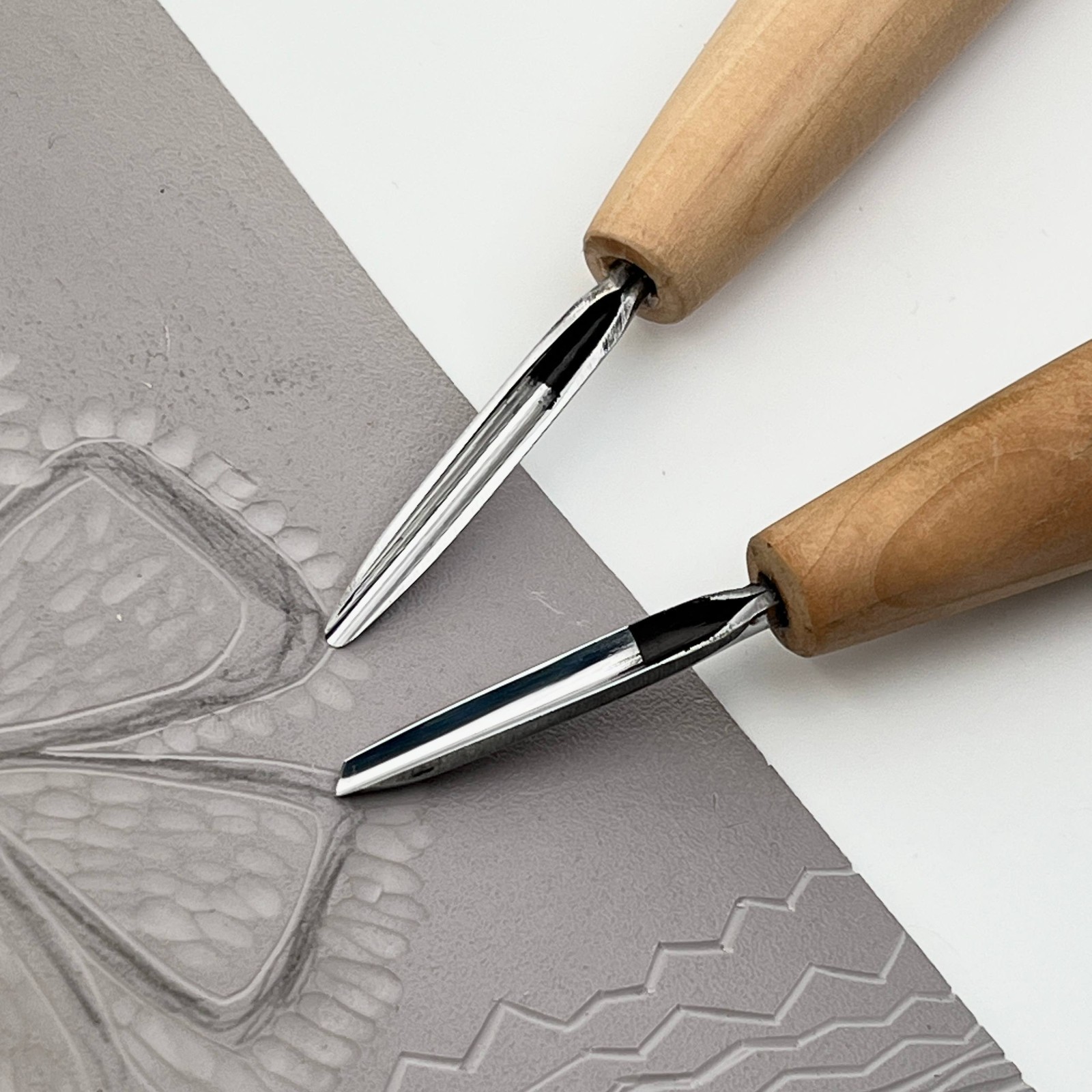 Linocut & Whittling Tool Set 2pcs – V-Parting & Rounded Gouge 2mm for Detail