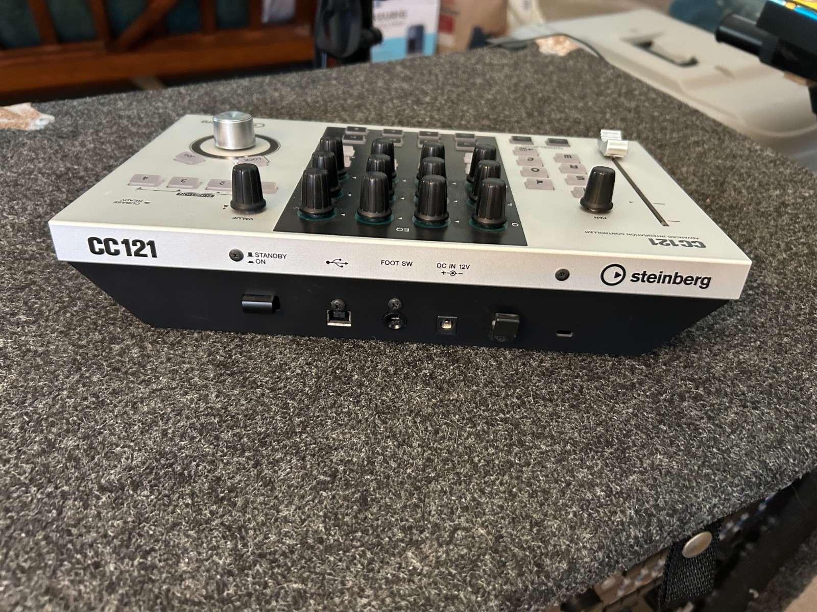 Steinberg CC121 Advanced Integration DAW Controller for Cubase and Nuendo