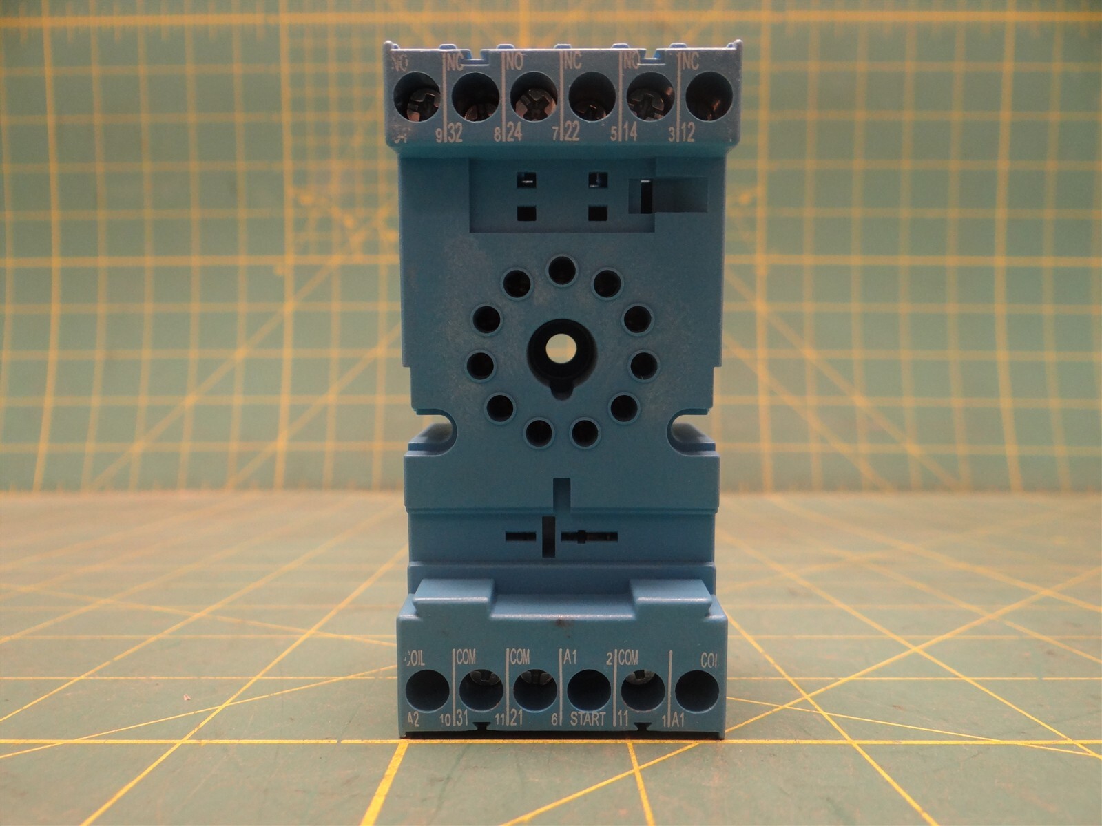 Finder 90.03.SMA 3CO-3PDT, 10 Amp, 11-Pin, 250VAC, Din Rail Mount Relay Socket