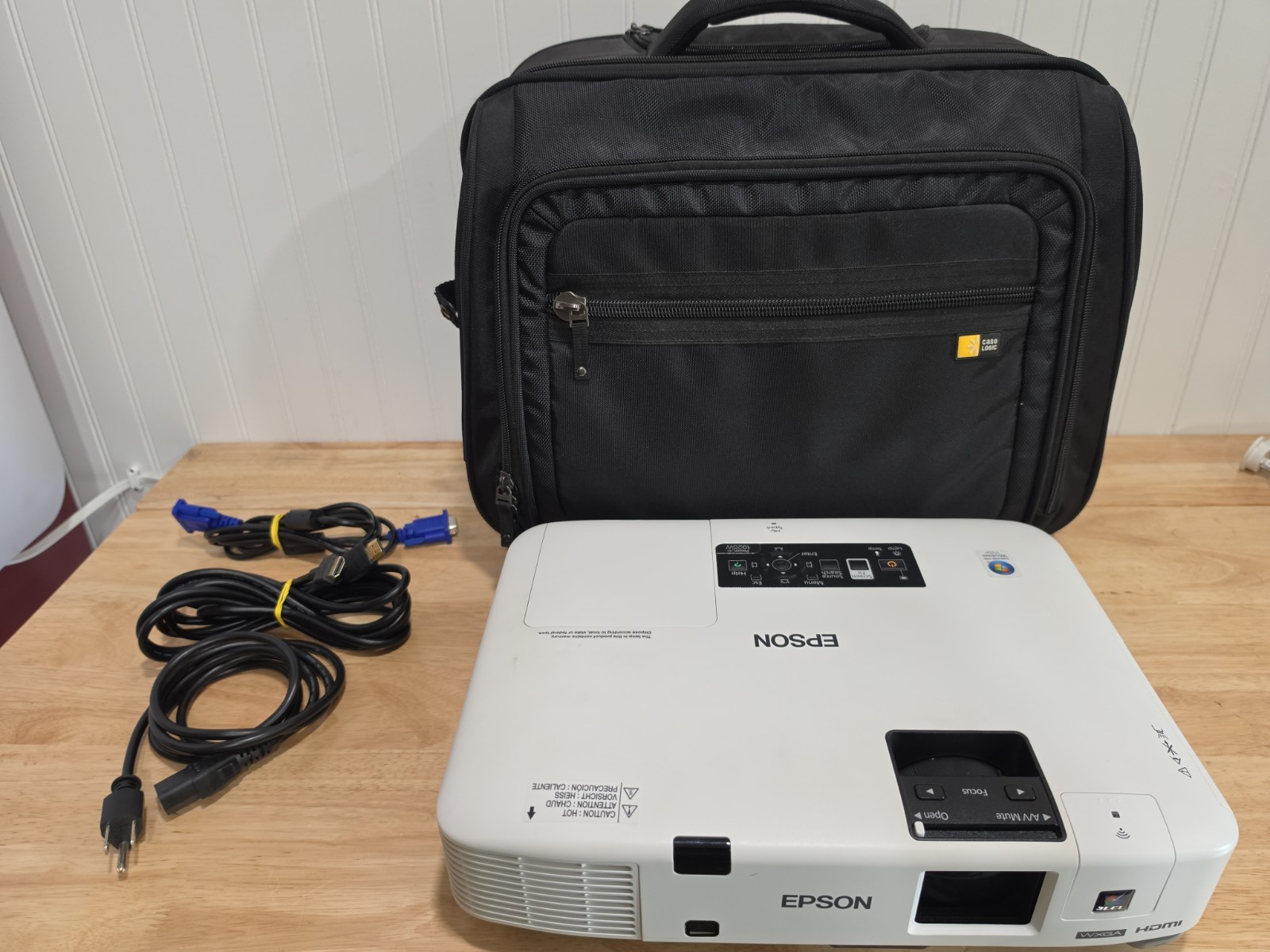Epson PowerLite 1925W WXGA LCD Projector 168 Lamp Hours HDMI Tested + Case