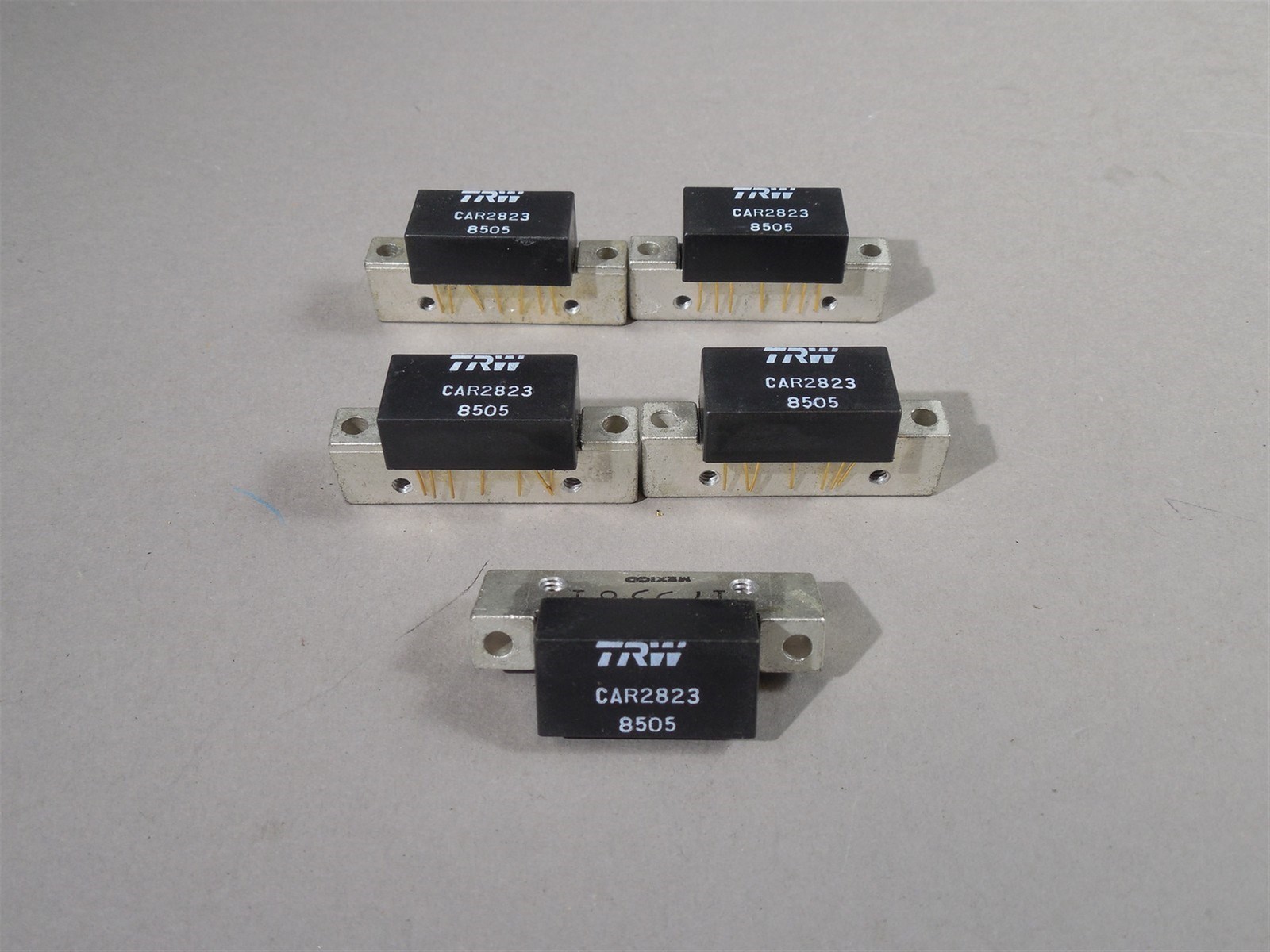 NOS - Lot of (5) TRW CAR2823 Early CATV Amplifier Block Gold Leads