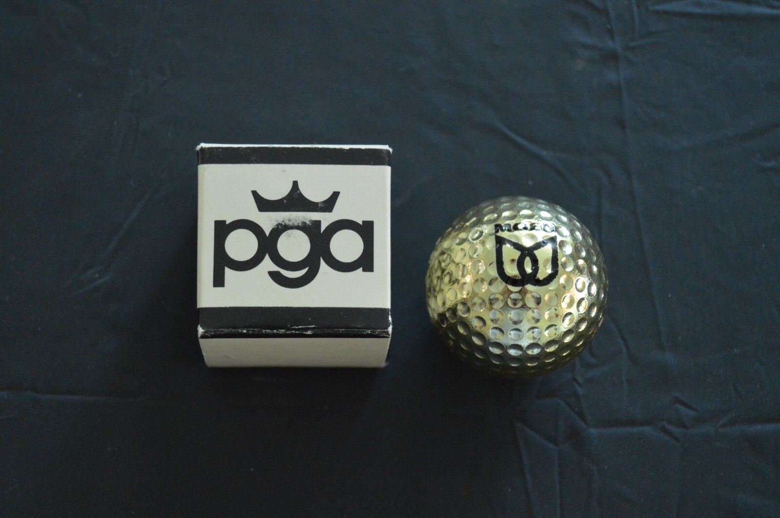MOEN COMPANY SILVER YEAR GOLDEN HERITAGE GOLF BALL (PGA) NEW
