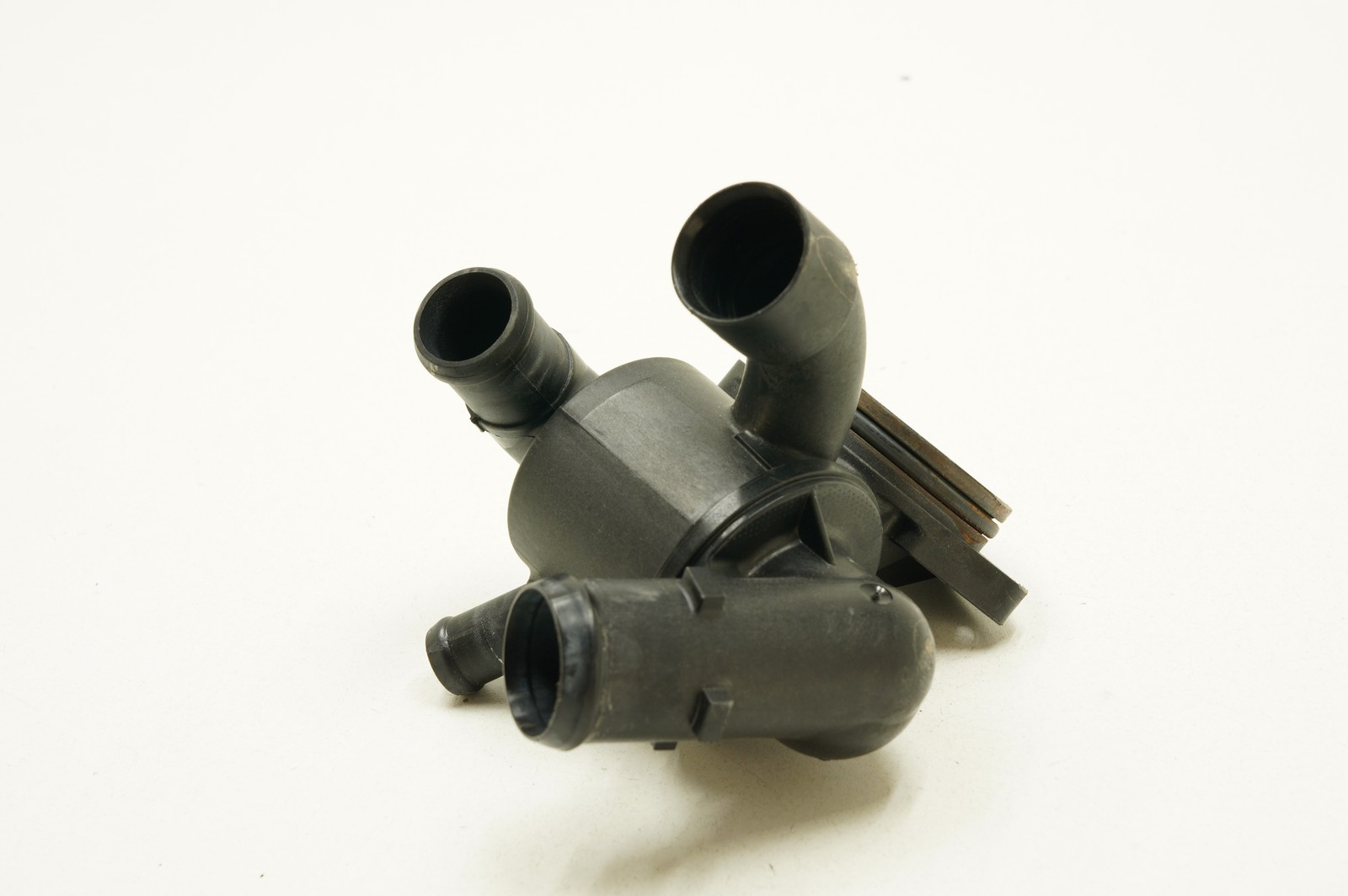 2010-2013 VW 2.0L Thermostat Housing OEM #03L121111AC