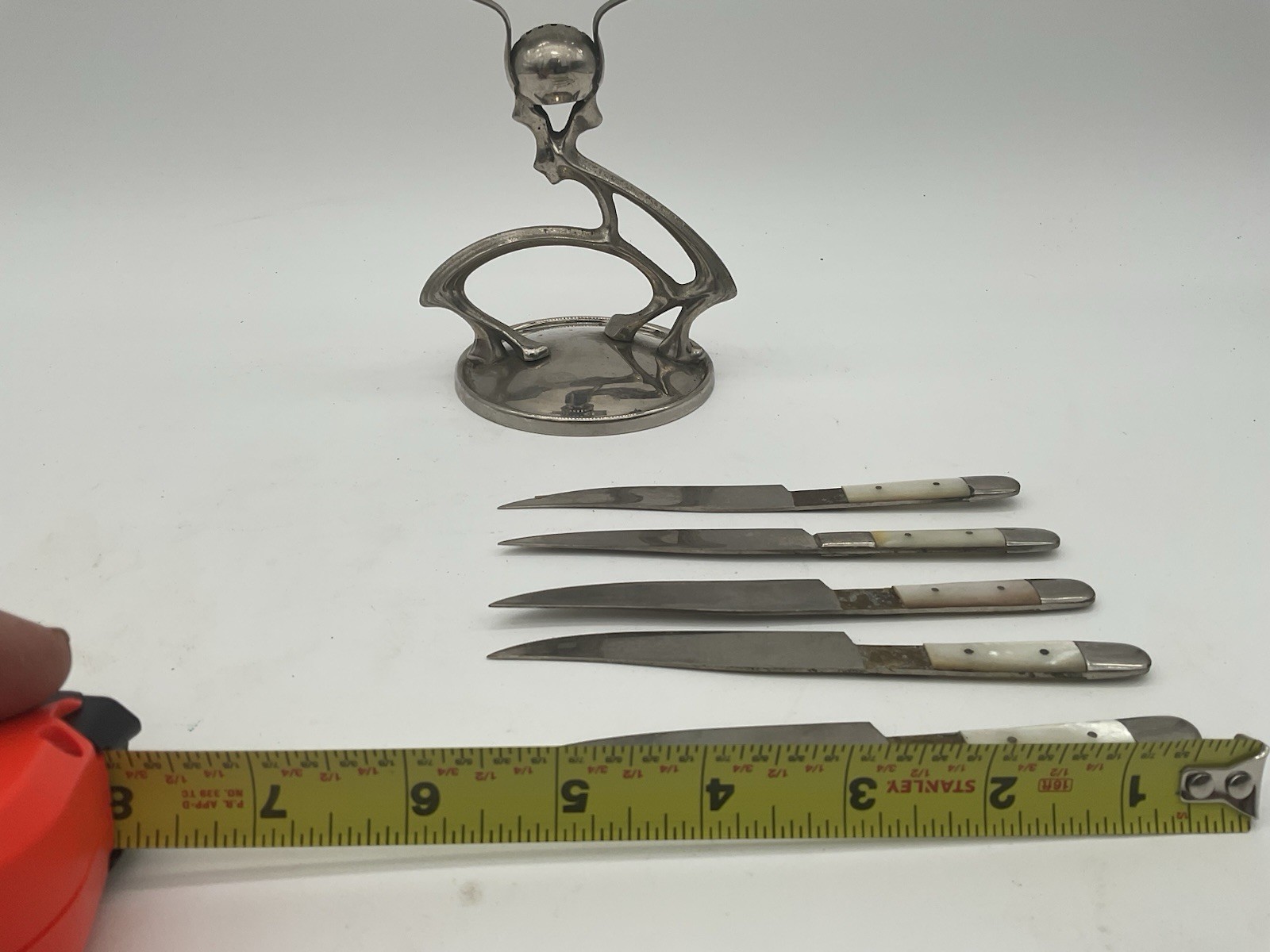 Vintage Uchantius Bronce Fruit Knives With Stand