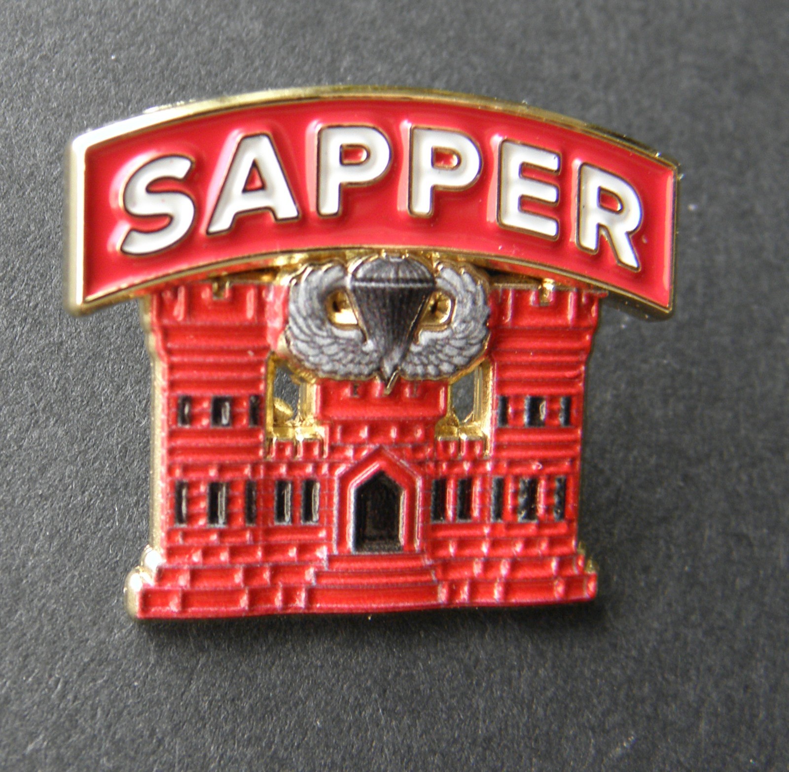 ARMY AIRBORNE ENGINEER SAPPER CORPS ENGINEERS CASTLE LAPEL PIN 1.25 x 1 inch