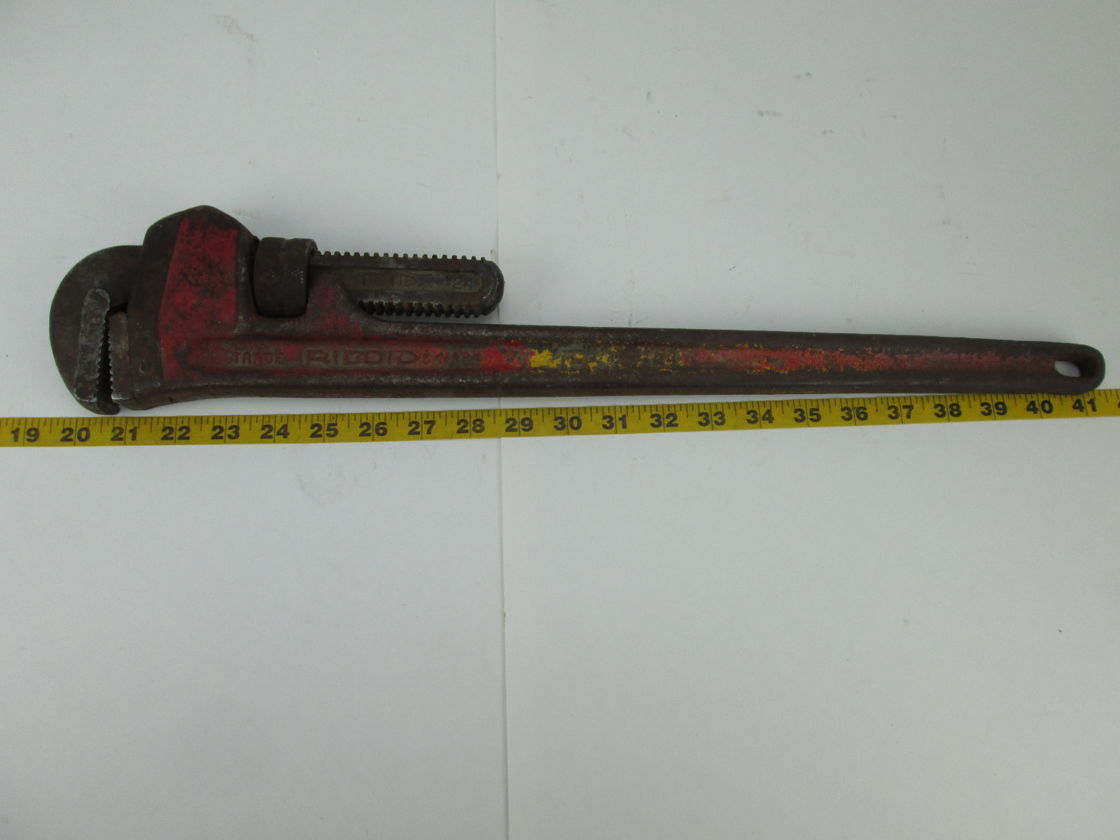 Rigid Heavy Duty Pipe Wrench No. 24 Forged Red Adjustable Tool GS