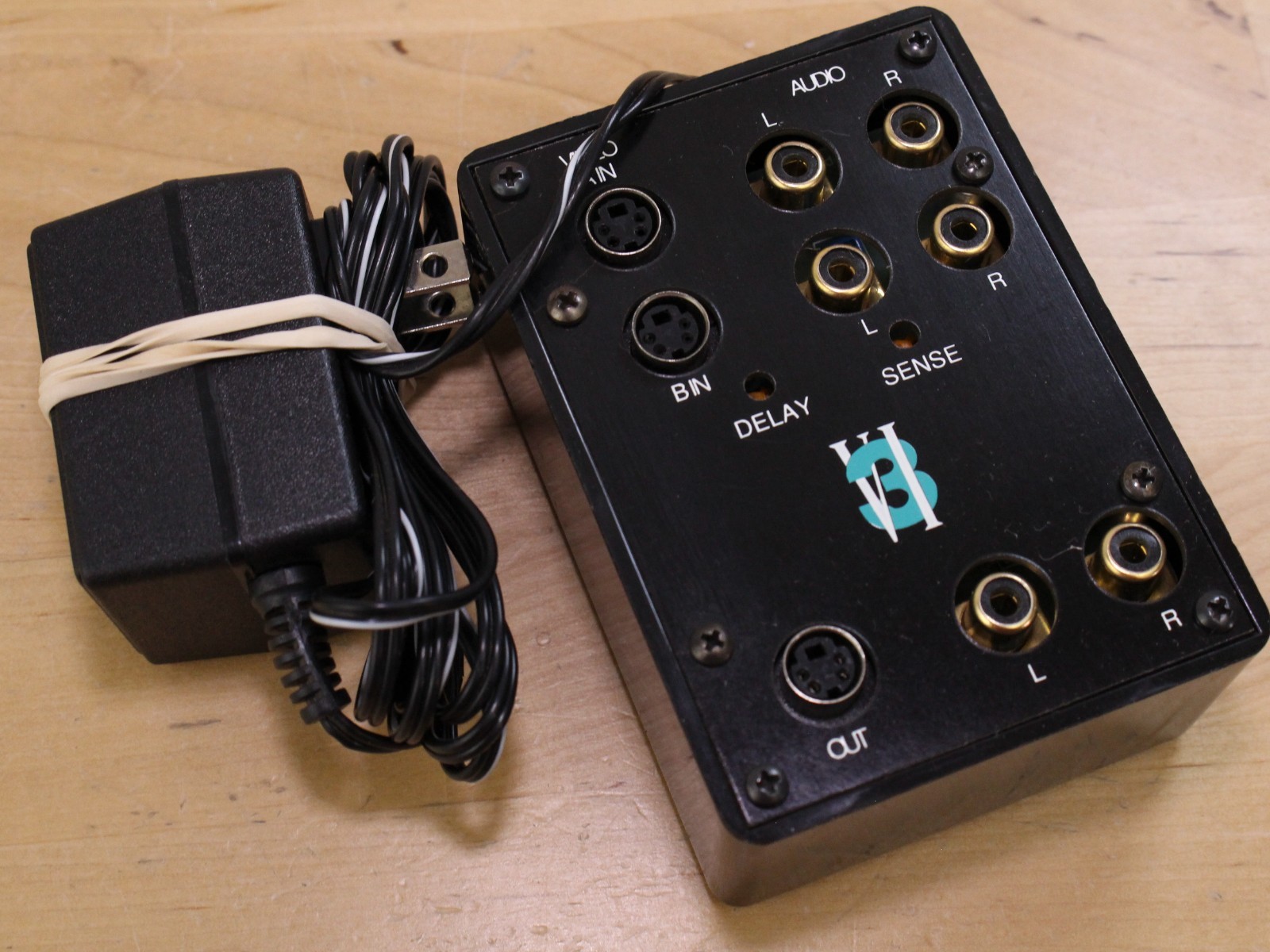 RF Systems VI-3 Line Level Automatic Audio Video AB SWITCHER Vintage