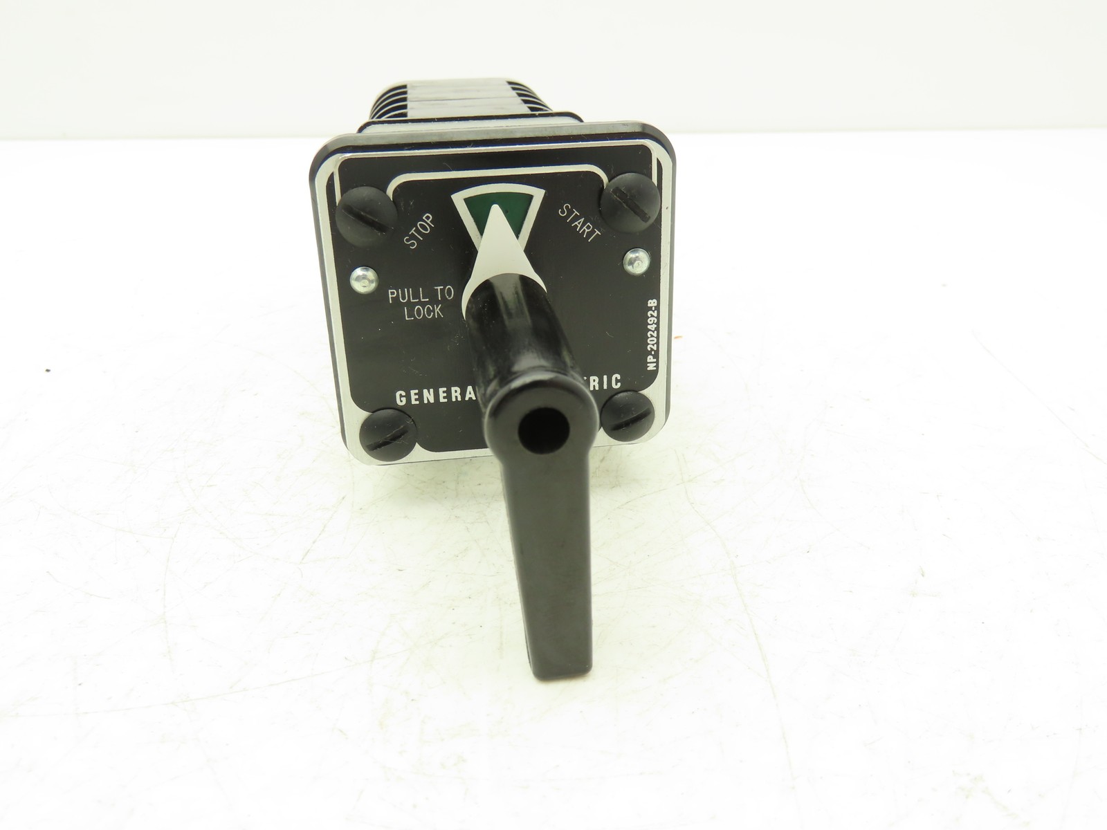 General Electric E4A32T1F1P1 SBM Switch Rotary Control 2 Position Stop/Start