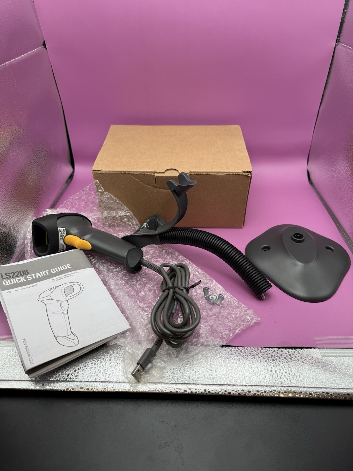 Motorola Zebra Symbol LS2208-SR20007R-UR Barcode Scanner Reader Kit W/ USB Cable