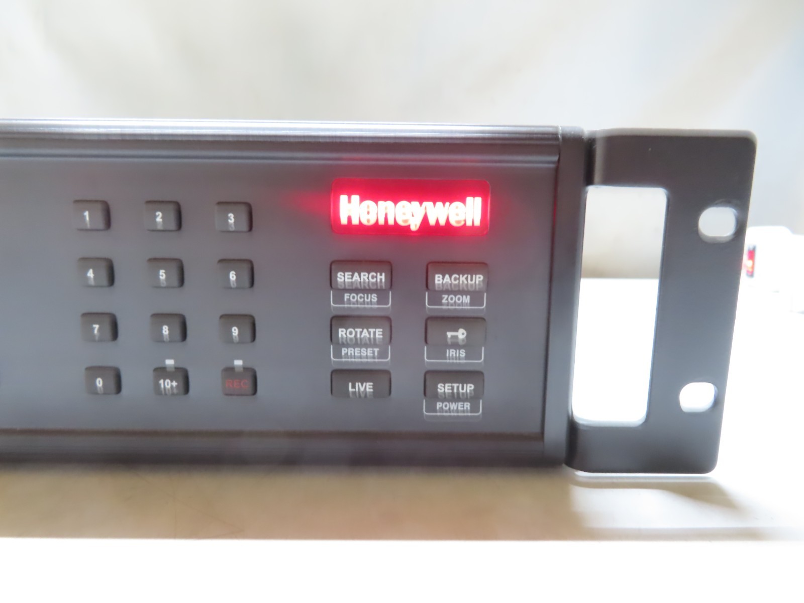 Honeywell Security HRDP16D4T0 Rev B Digital Video Recorder. Tested