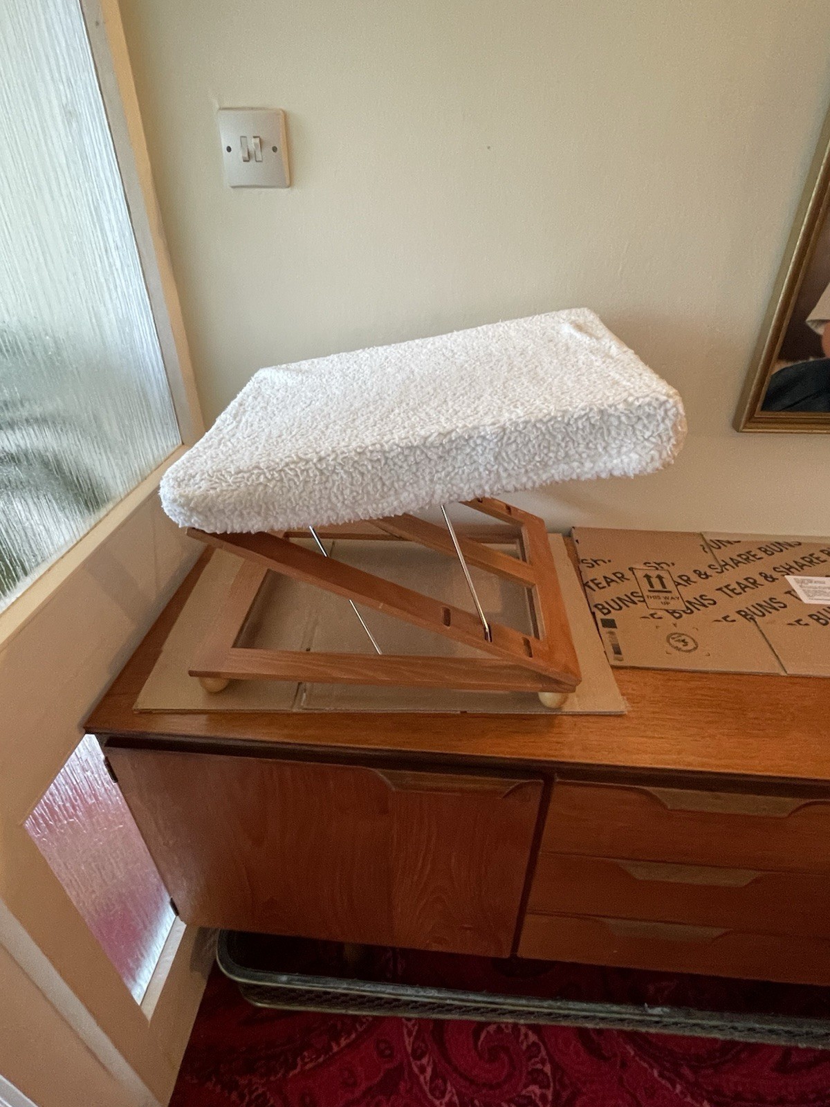 VINTAGE PINE FRAMED ADJUSTABLE HEIGHT FOOT STOOL IT HAS 3 HIGHT SETTINGS