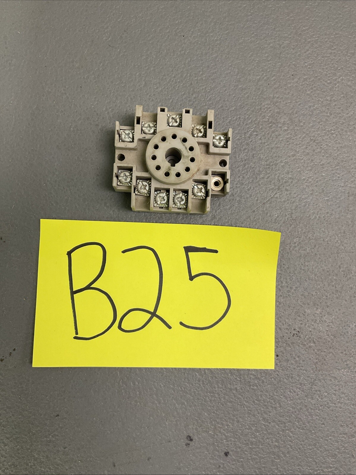 DAYTON RELAY SOCKET 6X156F - ECS