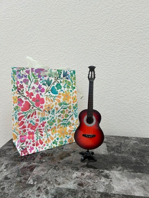 Super Sale Electric Guitar Decoration Miniatur