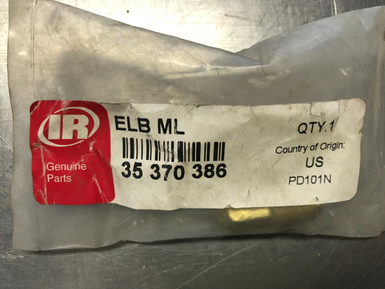 35370386  GENUINE Ingersoll Rand  ELBOW FITTING .12 Nptf X .38 Tube 90 Deg BRASS