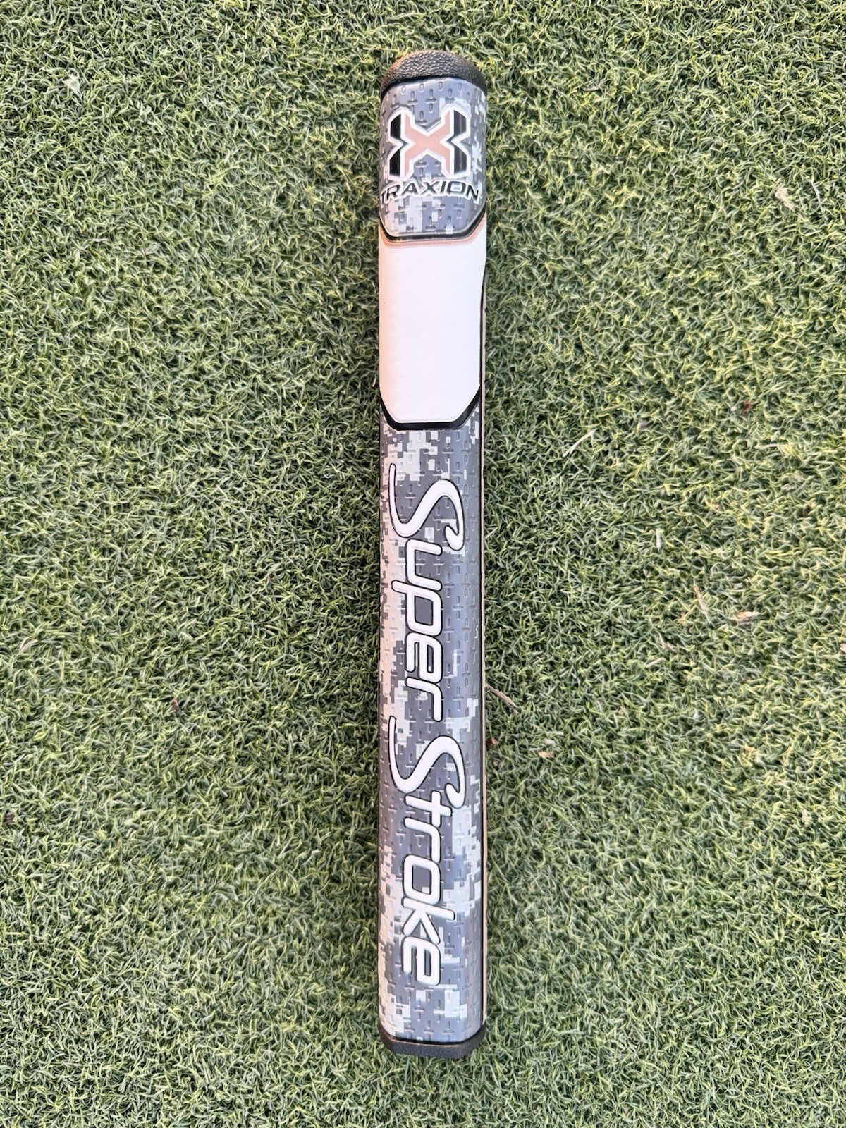 SuperStroke Digi Camo Tour Traxion 2.0  Putter Grip, Lightweight, Golf Grip