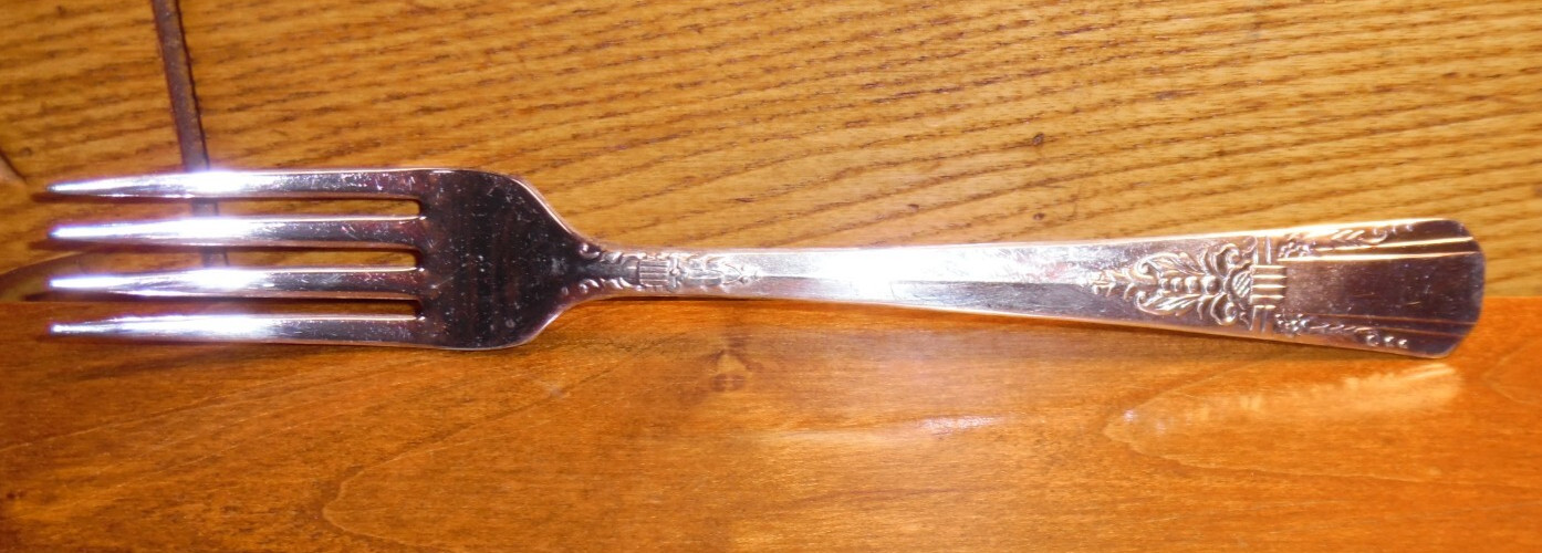 52 Pc Oneida Flatware Set - Debonair 1938