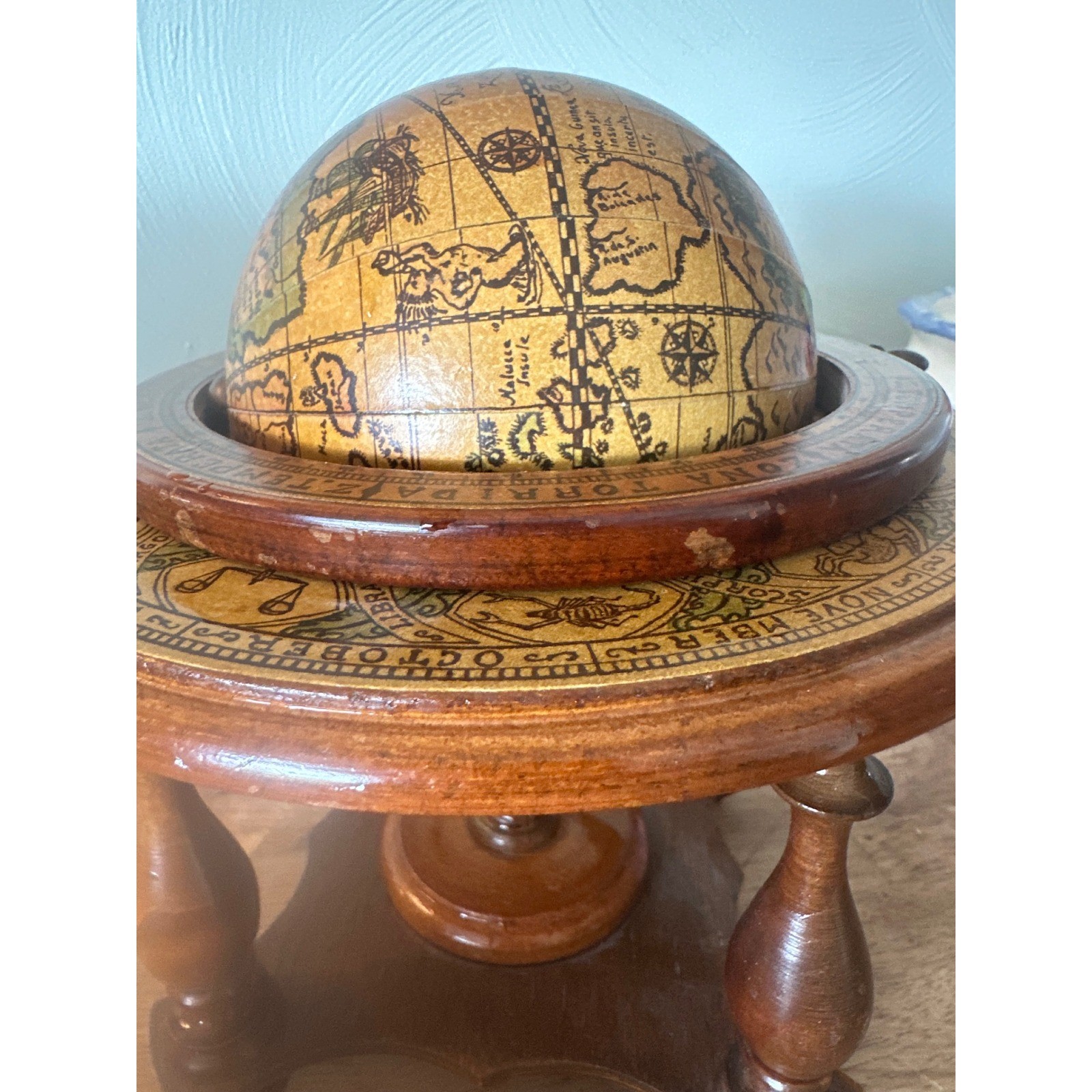 Vintage Old World desk Globe/ zodiac