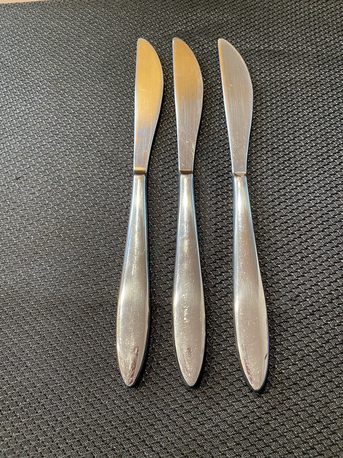 Towle MASSIMO Stainless Signature 18/10 Dinner Knives 9 1/8” Lot Of 3