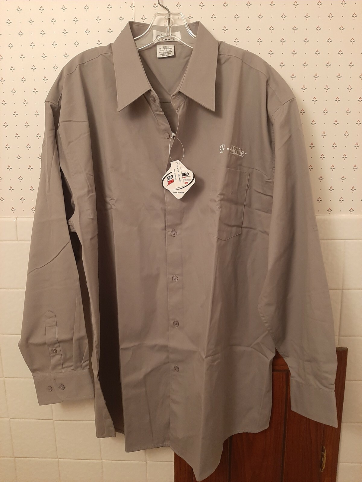 NWT T-Mobile Manager Employee Men's XL Gray Embroidered Long Sleeve Shirt
