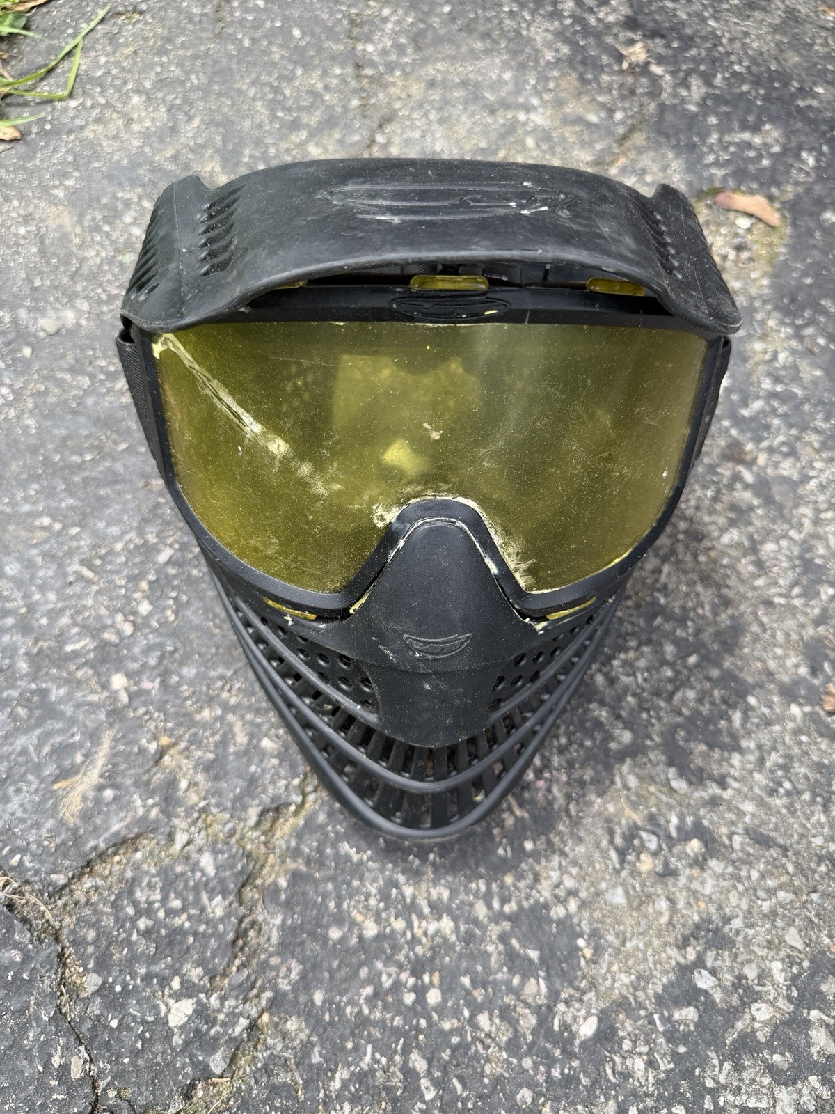 2 Spyder Paintball Guns And Mask