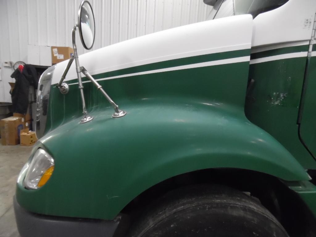 For 2006 FREIGHTLINER COLUMBIA 112 HOOD N/A ,  MN