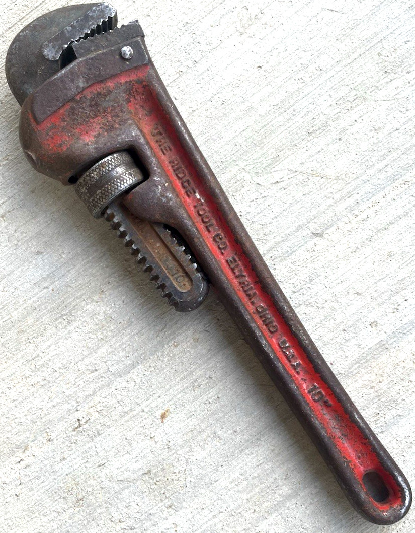 Ridgid Pipe Wrench 10 Inch Heavy Duty USA Made Quality Red Used Plumbing Tool