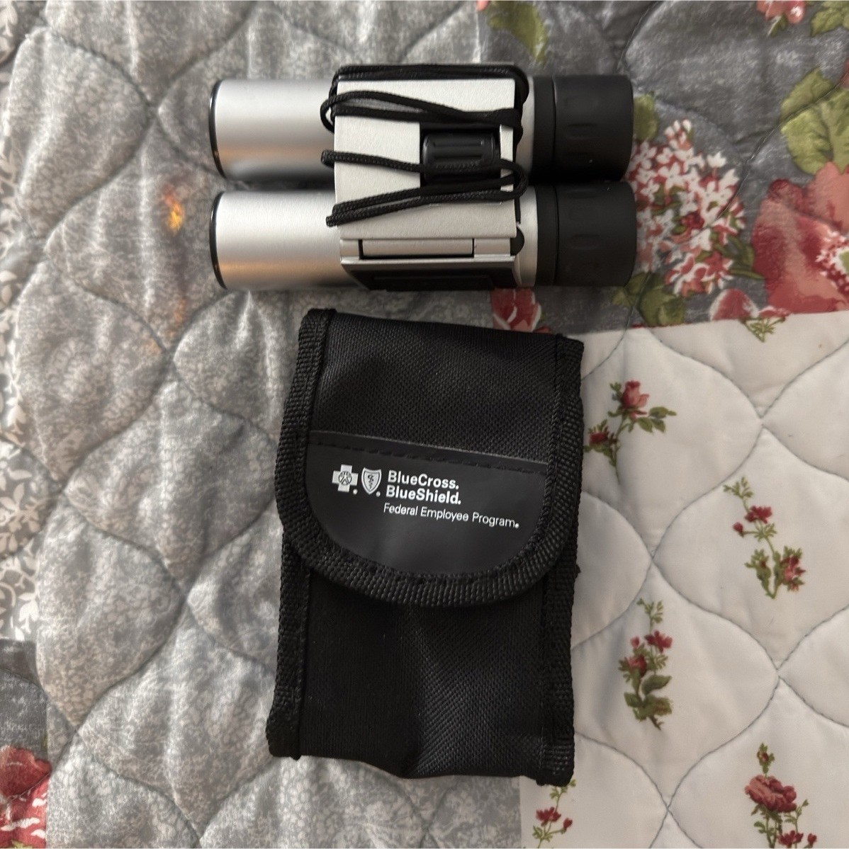 Compact Silver Binoculars 20x Magnification with Black Case