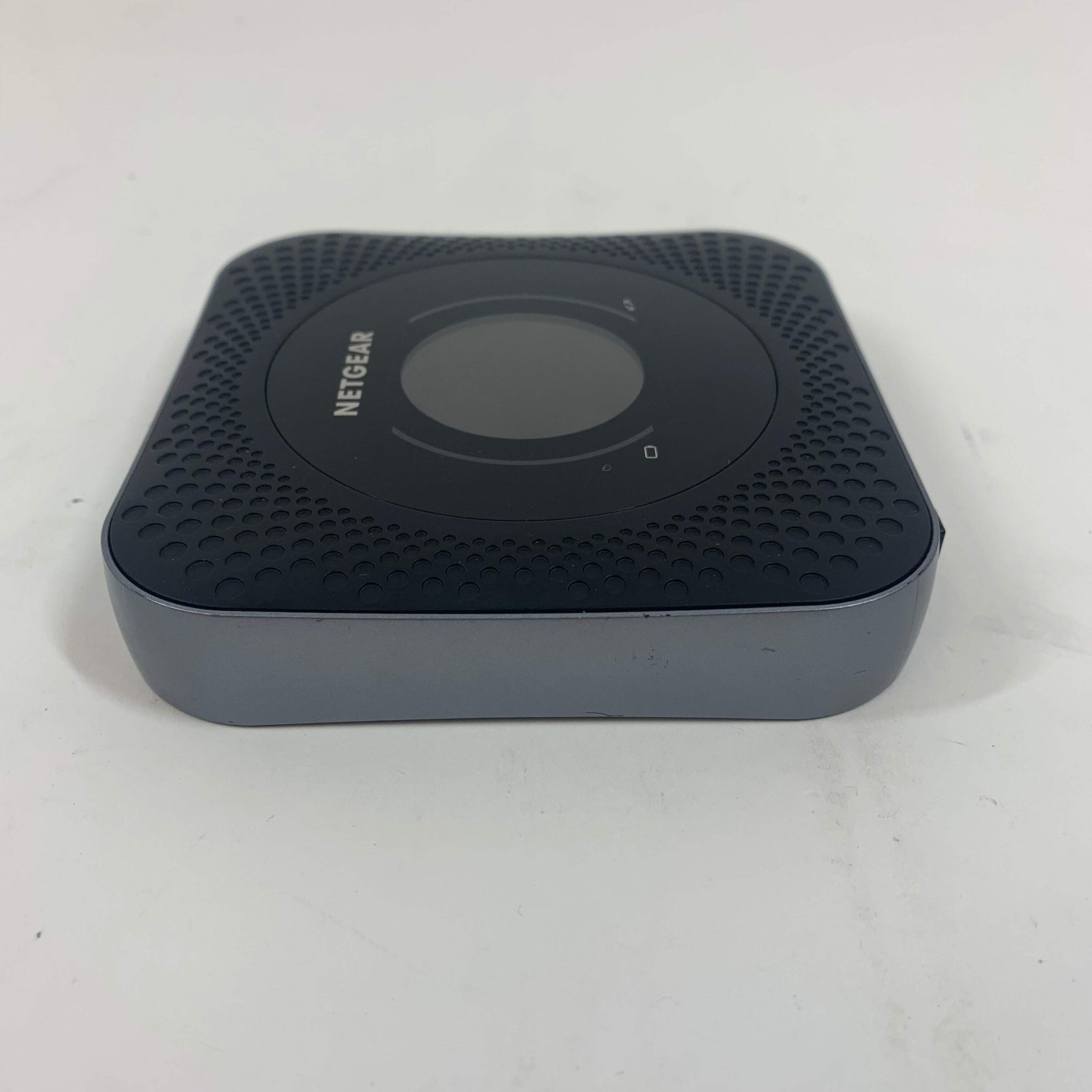 NETGEAR MR1100 Mobile Hotspot Router