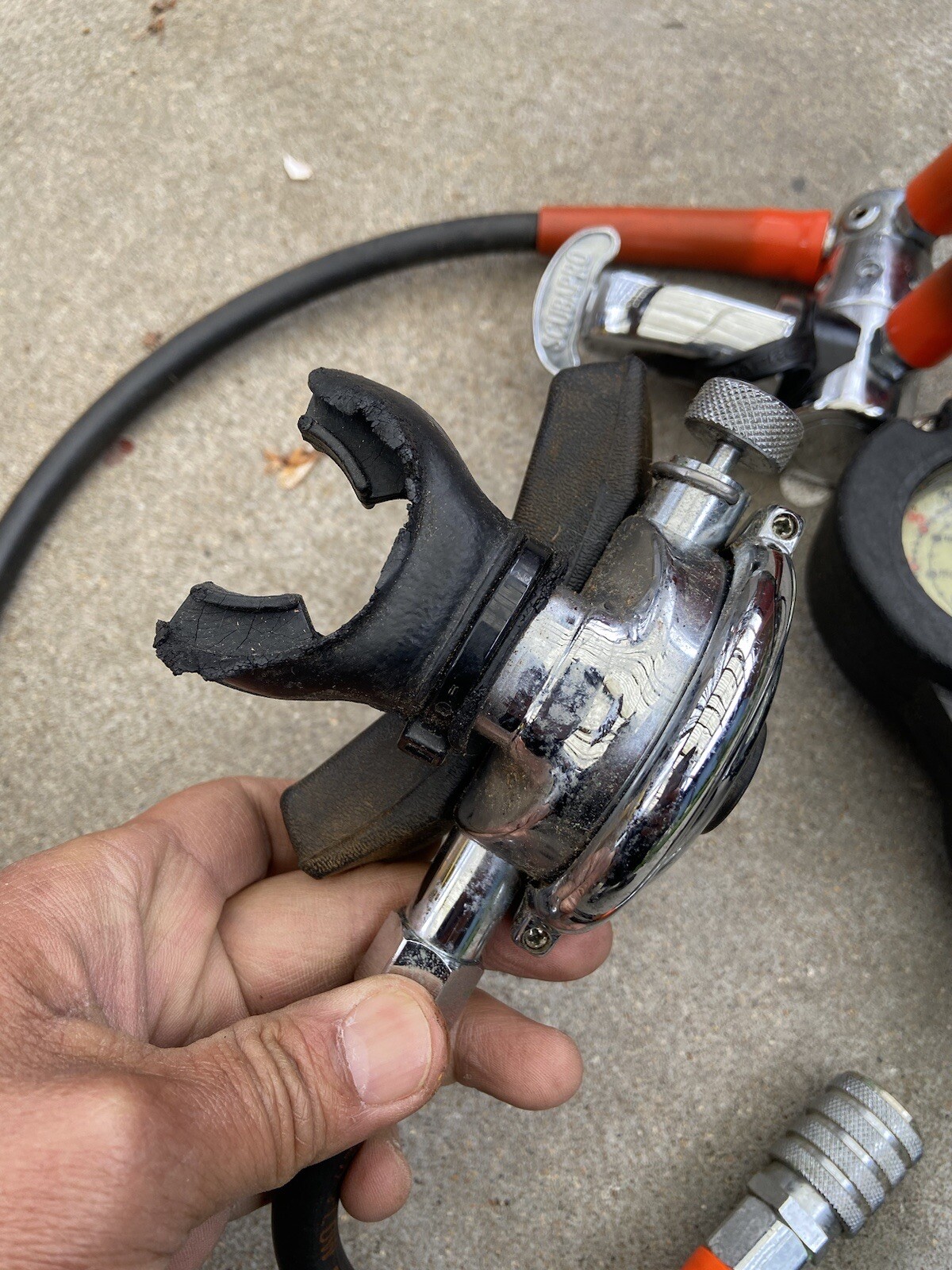 VINTAGE SCUBAPRO REGULATOR - Untested