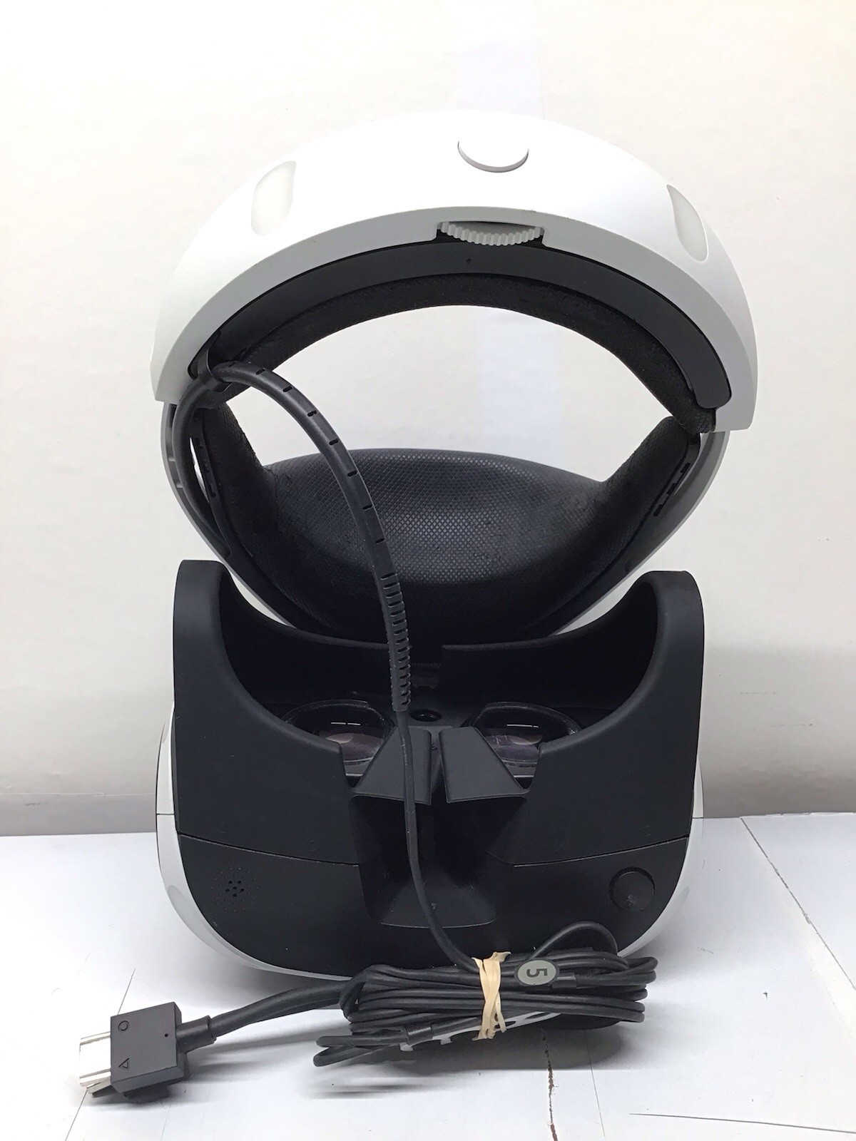 Sony PlayStation 4 PS4 Virtual Reality VR Headset Bundle White CUH-ZVR1 READ