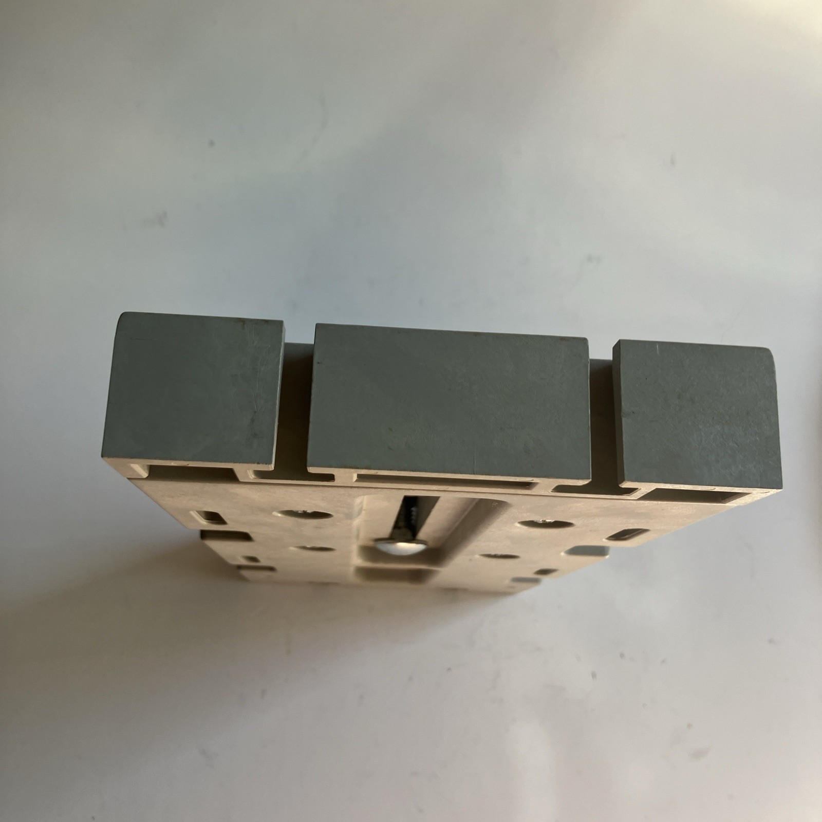Incra Jig Universal Precision Positioning Jig | No Extra Hardware
