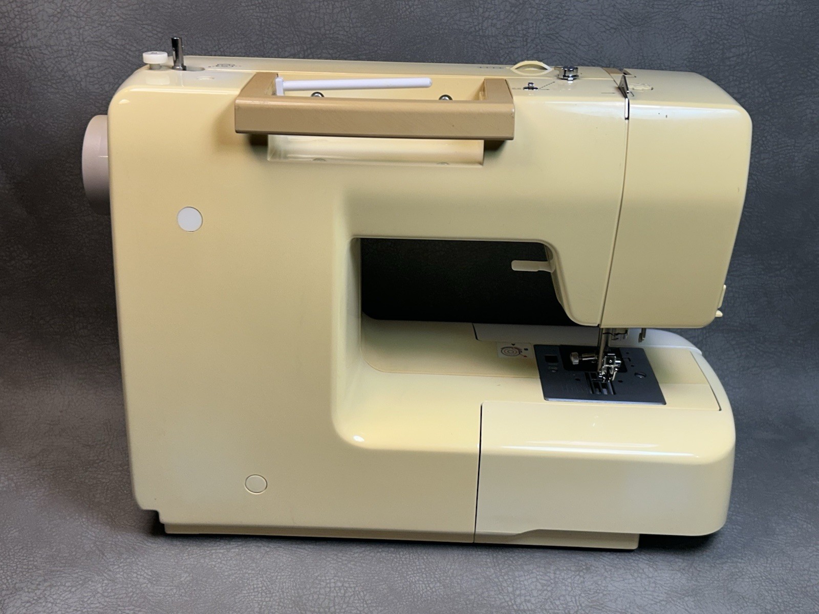 Husqvarna Huskystar C20 Sewing Machine