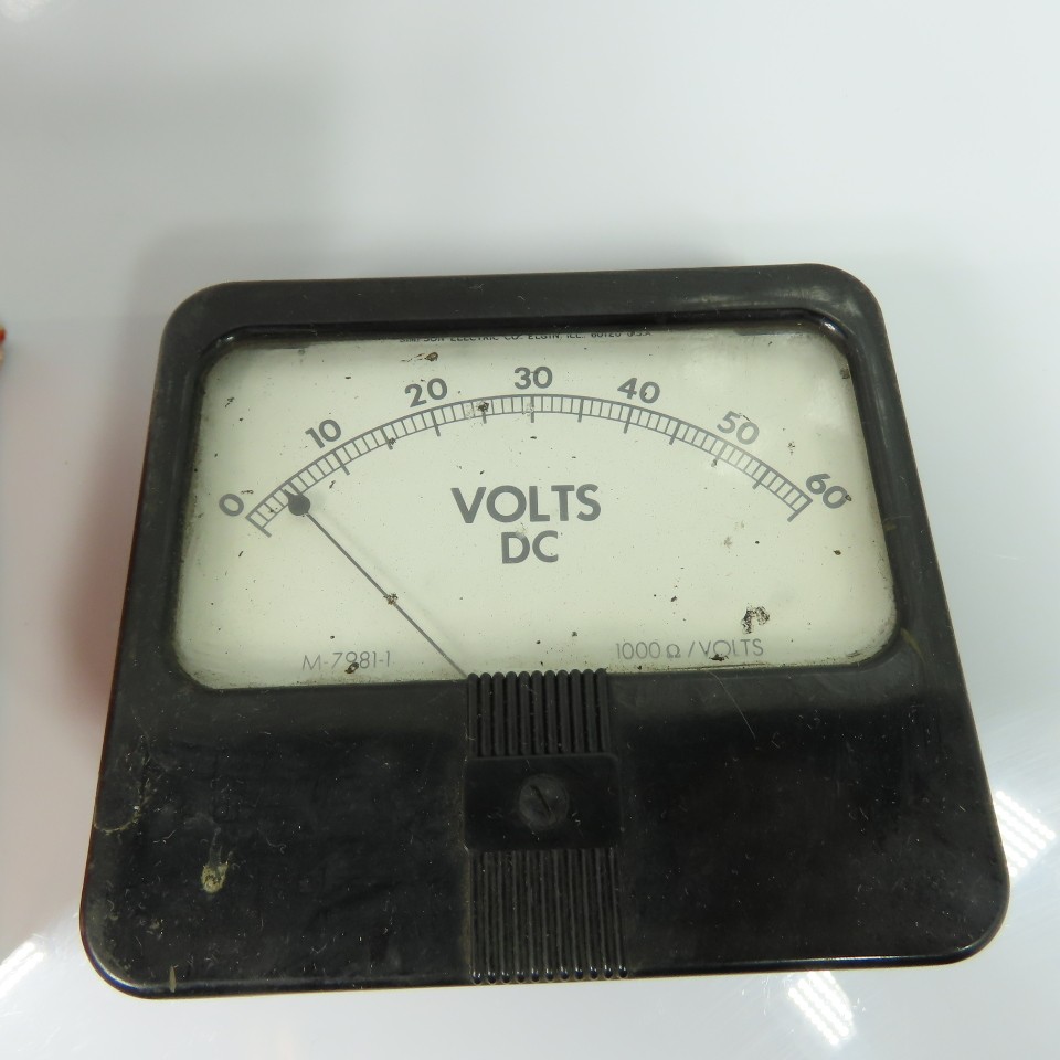 Simpson Model 29 Analog DC Voltmeter 0-60V Panel Meter