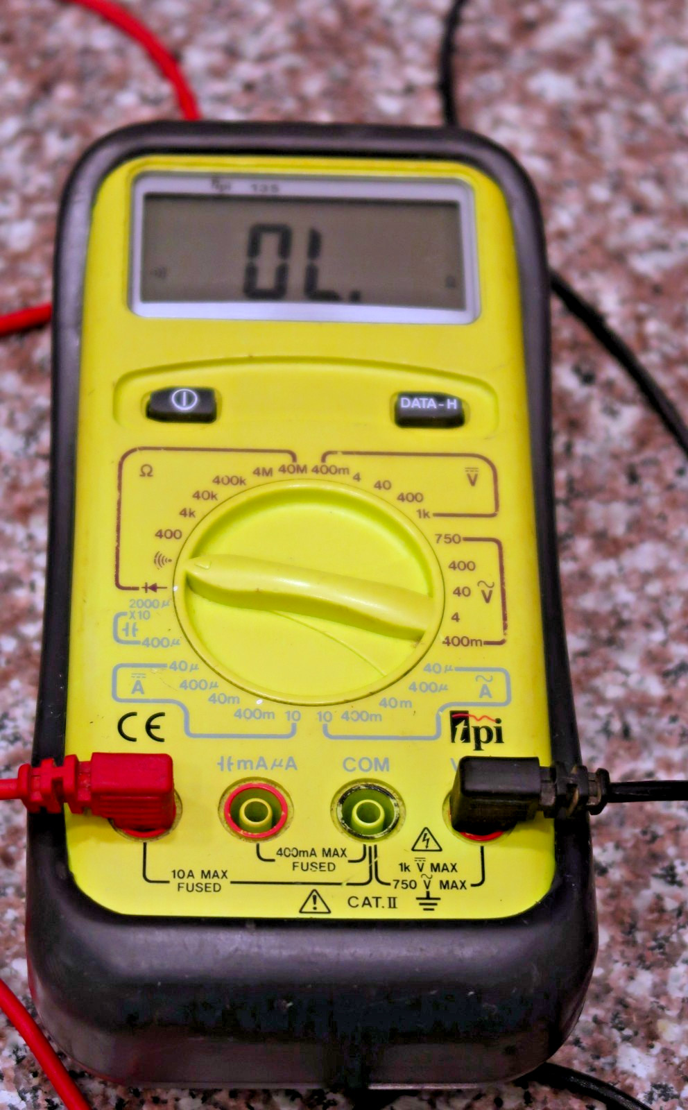 Used TPI 135 Manual-Ranging Average Sensing Digital Multimeter Case Tester Meter