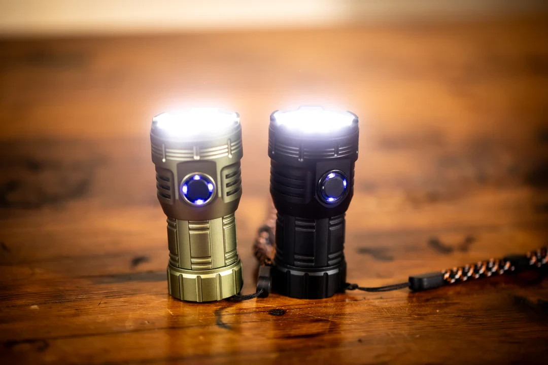 Nuke Light ChromeBRAND NEW IN BOX Lone Survivalist 2 in. Super Bright Flashlight