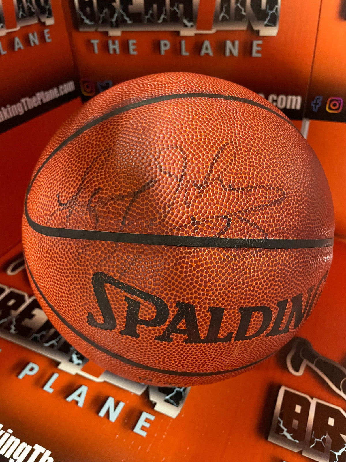 Larry Johnson Knicks / Hornets Autographed Spalding Basketball with JSA COA -