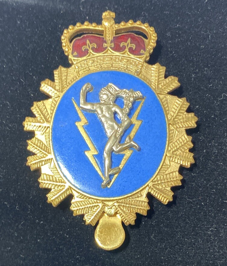 Canadian Forces Communications & Electronics Branch Cap Badge