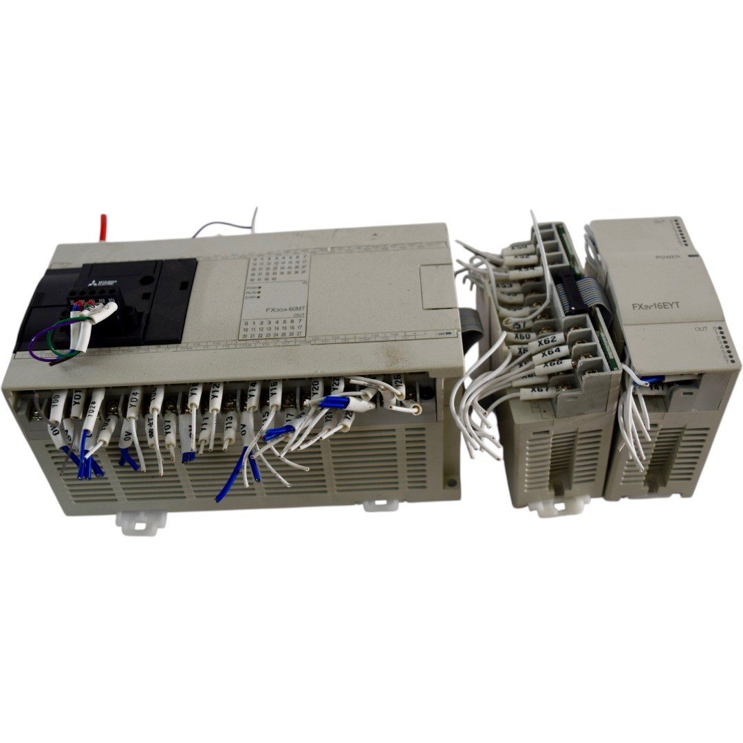 Mitsubishi FX3GA-60MT-CM, FX2N-16EYT, FX2N-16EX Programmable Controller Assembly