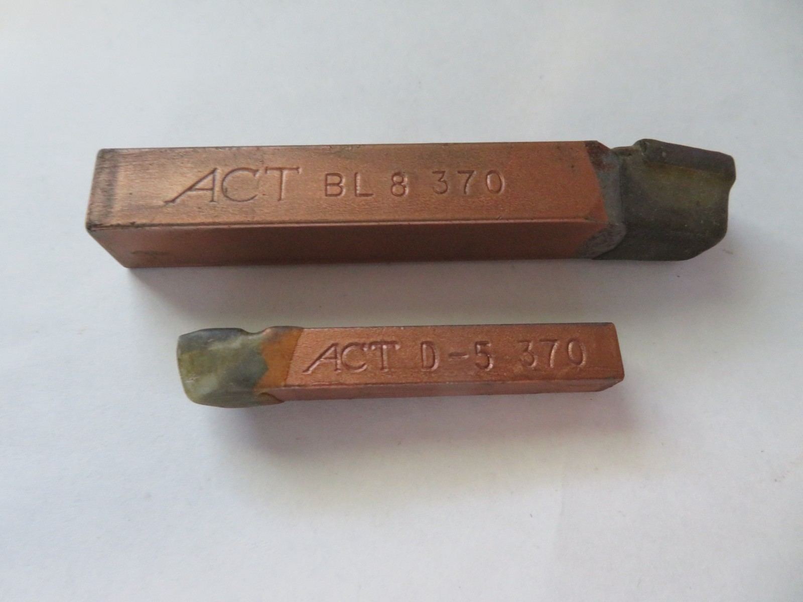2 pcs ACT American Carbide BL-8 & D-5 Grade 370 Brazed Lathe Tool Bits USA