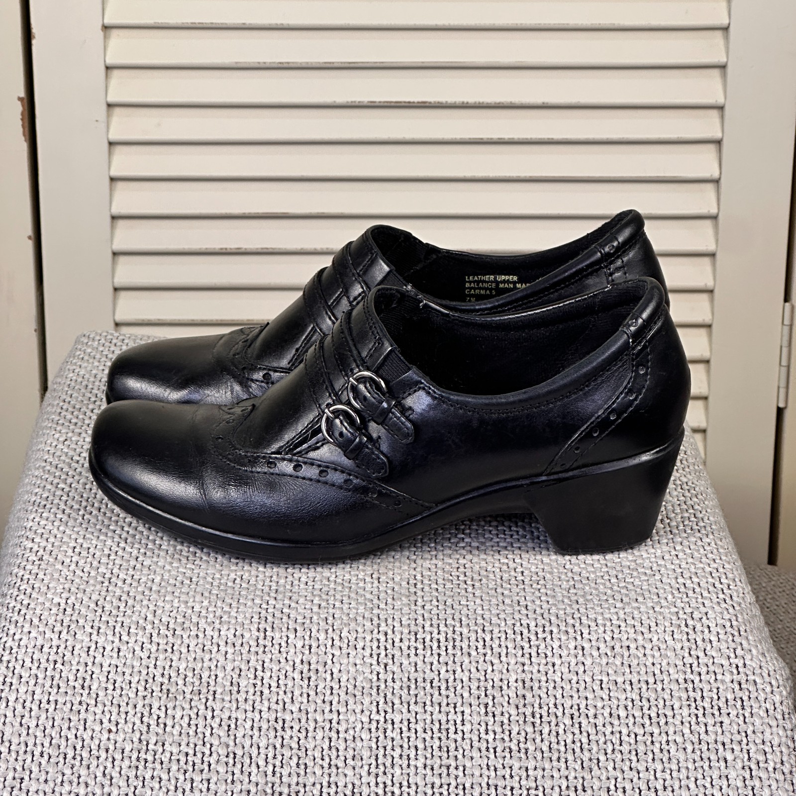 Earth Origins Carma 5 Black Leather Wingtip Slip On Square Toe Comfort Shoe Sz 7