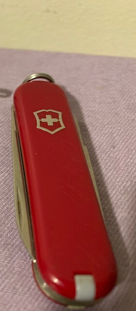 Victorinox Swiss Army Classic Red Small Multi-Tools Pocket Knife-- Great Cond