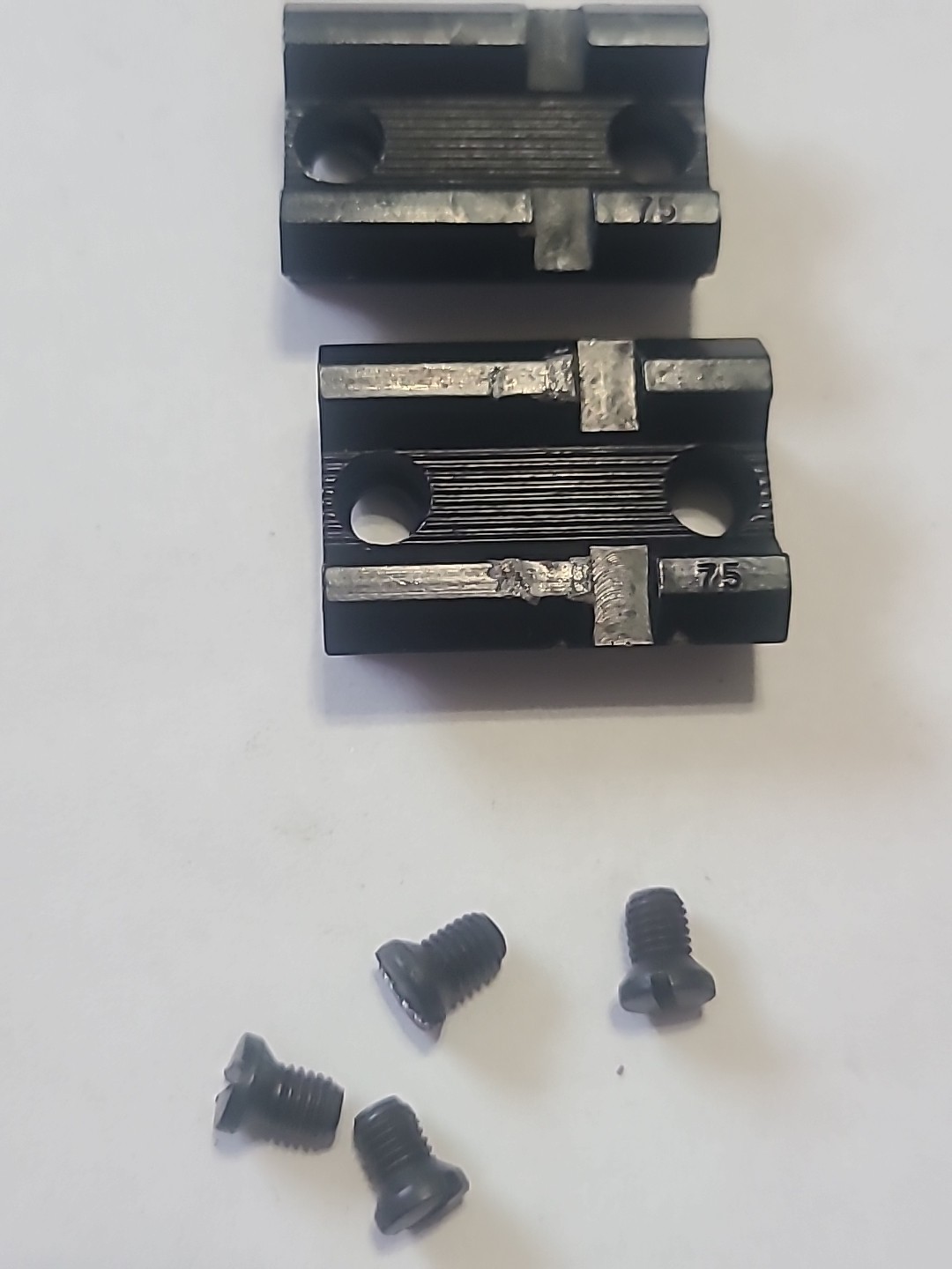 Traditions Buckhunter In Line Muzzleloader Scope Bases with Screws