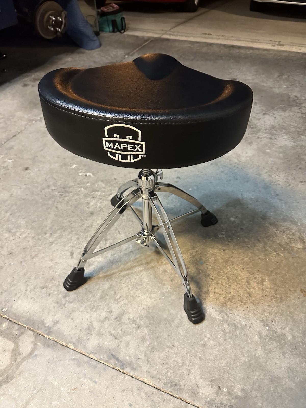 Mapex T855 17" x 4" Soft Vinyl Saddle Top Double Braced Adjustable Drum Throne