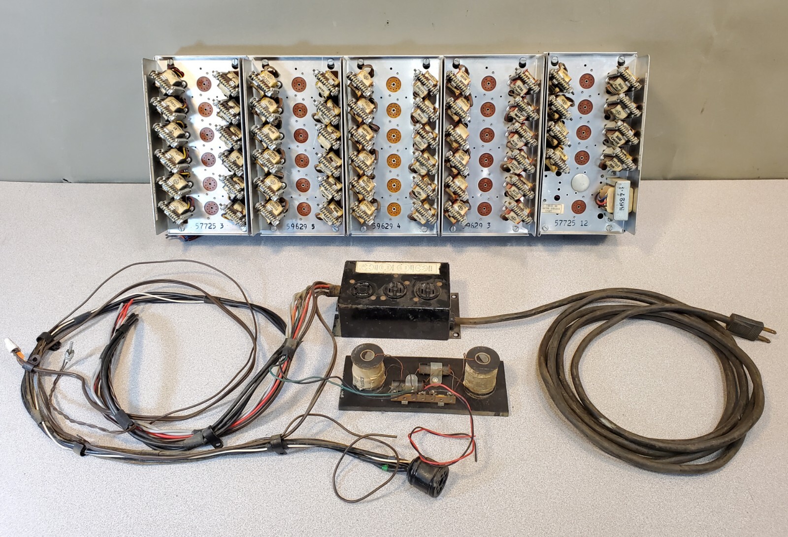 Vintage Conn 550 Theatrette Electric Organ Part: Tone Generator Module