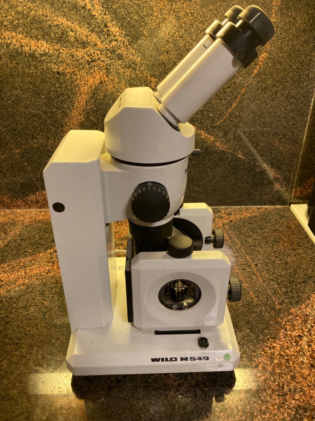 Wild Heerbrugg M540 M3 – Swiss Optical Measuring & Calibration Instrument
